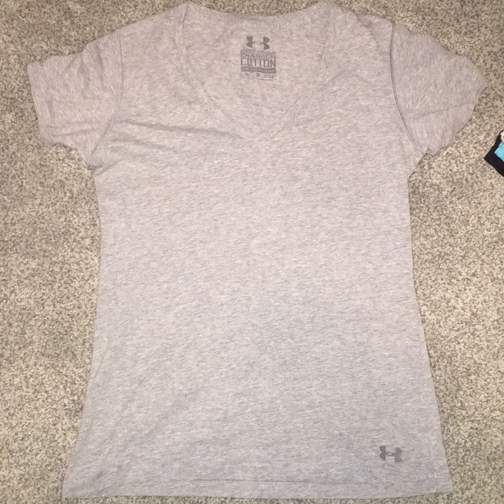 Grey V neck underarmour t-shirt